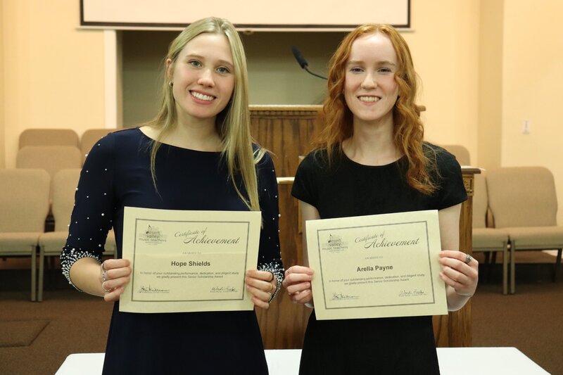 Two DVMTA students awarded with Senior Scholarships